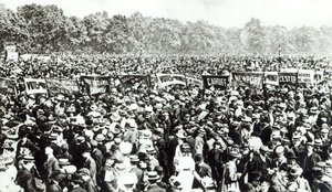 21 जून 1908 को हाइड पार्क में महिलाओं के प्रदर्शन के लिए शानदार वोट द्वारा अंग्रेजी फोटोग्राफर
