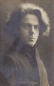हर्बर्ट फ्रायर, अंग्रेजी संगीतकार और पियानोवादक (1877-1957) द्वारा अंग्रेजी फोटोग्राफर