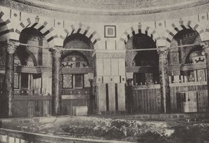 उमर की मस्जिद का आंतरिक भाग, उस चट्टान पर खड़ा है जहाँ अब्राहम को चढ़ाया गया माना जाता है द्वारा अंग्रेजी फोटोग्राफर