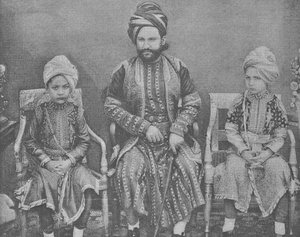 दामाद और सुल्तान शाहजहाँ के पोते, भोपाल की बेगम (उत्कीर्णन) द्वारा अंग्रेजी फोटोग्राफर