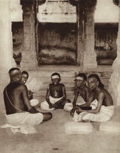  द्वारा अंग्रेजी फोटोग्राफर