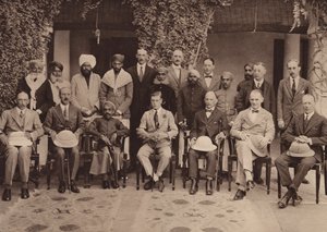  द्वारा अंग्रेजी फोटोग्राफर