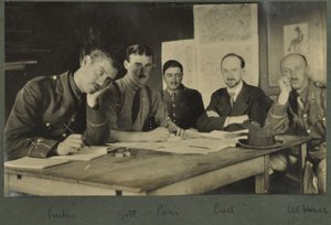 टकर, गोल्ट, पेरिस, बुल, एटकिंस, c.1916 द्वारा अंग्रेजी फोटोग्राफर