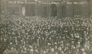 11 नवंबर 1921 को लंदन के मेंशन हाउस में दो मिनट का मौन द्वारा अंग्रेजी फोटोग्राफर