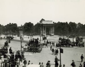 वेलिंगटन आर्क, ग्रीन पार्क द्वारा अंग्रेजी फोटोग्राफर