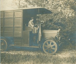 विलियम लॉरेंस ब्रैग और उनकी मरीन, जुलाई 1916 द्वारा अंग्रेजी फोटोग्राफर