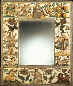 जानवरों, फलों और फूलों के साथ एक महान दंपत्ति को चित्रित करते हुए एक उठाया गया काम दर्पण द्वारा अंग्रेजी स्कूल
