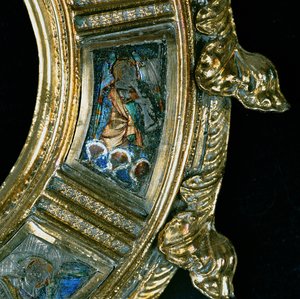 एंजेल एक विंड इंस्ट्रूमेंट बजाते हैं, विलियम ऑफ वियकेम के crozier (c.1320-1404) (सिल्वर गिल्ट एंड चम्पीलेव एनामेल) से विस्तार (205100-32 देखें) द्वारा अंग्रेजी स्कूल