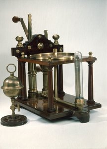 मैगडेबर्ग गोलार्ध के साथ डबल-बैरल एयर पंप, c.1800 द्वारा अंग्रेजी स्कूल