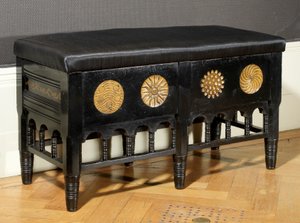 ओटोमन, c.1870 (ebonized, चित्रित और सोने का पानी चढ़ा लकड़ी)
