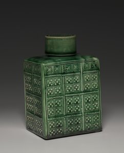 चाय के ढक्कन के साथ चाय, स्टैण्डर्डशायर फैक्ट्री, c.1750-1800 द्वारा अंग्रेजी स्कूल
