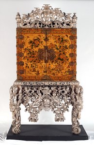 विटकोम्बे मंत्रिमंडल, सी .१ ९ and and (जापान और चांदी की लकड़ी)