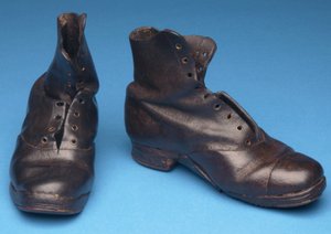 काम जूते, c.1900 (चमड़ा) द्वारा अंग्रेजी स्कूल