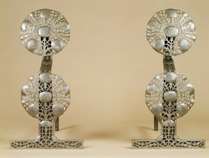 फायर ऑफ़ डॉग्स की जोड़ी, अल्फ्रेड बकनॉल, 1904 (पॉलिश स्टील)