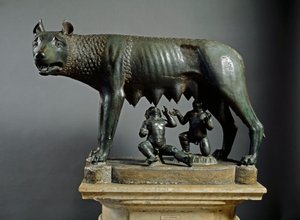 कैपिटोलिन वुल्फ, 500 ईसा पूर्व से एट्रस्केन मूल की मूर्ति (कांस्य) द्वारा इट्रस्केन