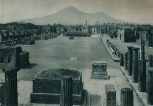 दूरी में माउंट वेसुवियस के साथ मंच का दृश्य, पोम्पेई, इटली, 1927