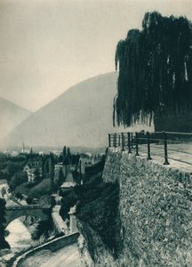 शहर का नज़ारा, मेरानो, साउथ टायरॉल, इटली, 1927 द्वारा यूजेन पोपेल