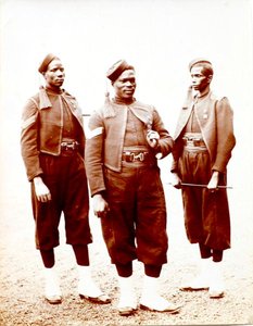 हौसा सार्जेंट गोल्ड कोस्ट, जून 1897 (एल्बम प्रिंट) द्वारा एफजीओ स्टुअर्ट