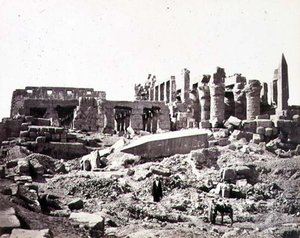 दक्षिण पूर्व से एल-कर्णक का मंदिर, c.1856-59 (सीपिया फोटो) द्वारा फ्रांसिस फ्रिथ