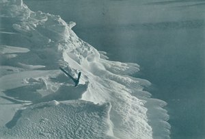 बढ़ते आइस-फुट, केप इवांस, c1911, 1913 द्वारा फ्रैंक देबनेहम