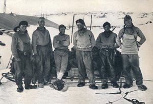Lieut। कैम्पबेल्स पार्टी ऑन रिटर्न ऑन केप इवांस, 7 नवंबर 1912, 1913