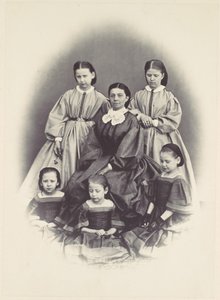 [पांच लड़कियों से घिरी एक बैठी महिला का चित्र, बैठी और खड़ी], 1850-60 के दशक।