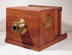 लुई-जैक्स डागेरे (1787-1851) (लकड़ी और धातु) द्वारा उपयोग किया गया कैमरा