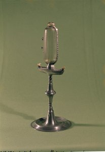प्रति घंटा दीपक, 1677 (पेवर्स एंड ग्लास) द्वारा फ्रेंच स्कूल