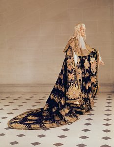 पवित्र आत्मा (मखमली और कीमती धातु की कढ़ाई) के फ्रेंच शिष्ट क्रम के एक शूरवीर के आधिकारिक वस्त्र द्वारा फ्रेंच स्कूल