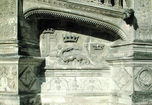 एक समन्दर के साथ फ्रेंकोइस I (1494-1547) के हथियारों के कोट को दर्शाते हुए ग्रैंड एस्क्लेयर से राहत द्वारा फ्रेंच स्कूल