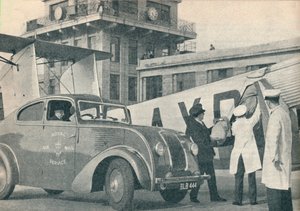 क्रॉयडन एयरपोर्ट पर इंपीरियल एयरवेज लाइनर, c1936 c1937 पर लोडिंग मेल द्वारा जीपीओ