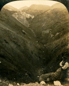 माउंट टेरावेरा, न्यूजीलैंड का एक गड्ढा, c1909।