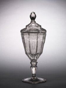 कवर्ड कप, सिलेसिया, c.1725 (ग्लास) द्वारा जर्मन स्कूल