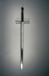 हैंड-एंड-ए-हाफ़ स्वॉर्ड, c.1500 द्वारा जर्मन स्कूल