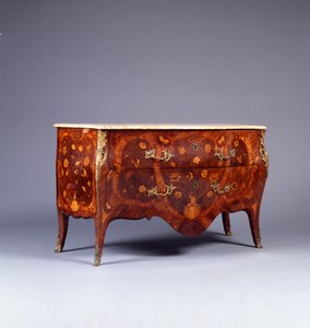मार्कीट्री और लकवाग्रस्त कमोड की जोड़ी में से एक, c.1765 (लाख का पीतल चढ़ा हुआ किंगवुड, ऐमारैंथ, ट्यूलिपवुड और बोईस साटन) (देखें 463022) द्वारा जर्मन स्कूल