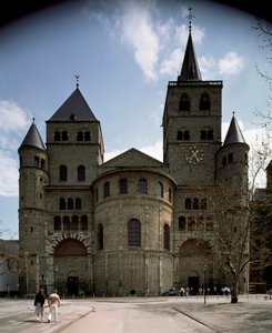 Trier के कैथेड्रल का दृश्य द्वारा जर्मन स्कूल