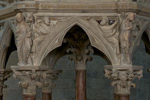सेंट एंड्रिया के चर्च में पल्पिट, c.1298-1301 (संगमरमर) द्वारा जियोवन्नी पिसानो