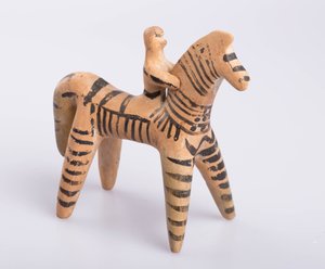 घोड़ा और सवार, शायद बोएटिया, ग्रीक, पुरातन काल से, c.550 ई.पू. द्वारा यूनानी