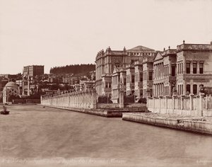 Dolmabahçe पैलेस और जर्मन दूतावास