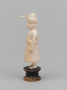 काला मोहरा, शतरंज का टुकड़ा, भारत, 1820 लगभग द्वारा गुस्तावे अडोलफे चेसवेंवेंट बेचेस