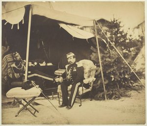 एक तंबू में बैठे अधिकारी, कैंप डे चालोंस, 1857। द्वारा गुस्ताव लेग्रे