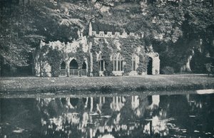 फ्रॉगमोर में खंडहर, c1899, 1901 द्वारा एच एन किंग