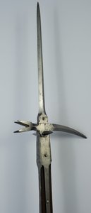 ल्यूसर्न हैमर, c.1600-25 (इस्पात और लकड़ी) द्वारा हंस होर्वर