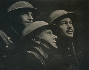 ए टेंस मोमेंट, 1942।
