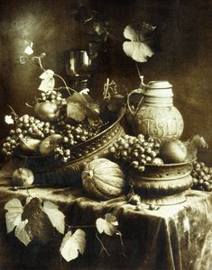 फ्रूट एंड पॉटरी स्टिल लाइफ, c.1900 (ब्राउन पिगमेंट गम बाइक्रोमेट प्रिंट, हैंड-अप्लाय्ड वाटर कलर) था