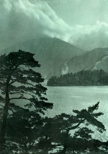 लेक मोटोसू, 1910 में स्टॉर्म का अनुमोदन। द्वारा हर्बर्ट पोंटिंग
