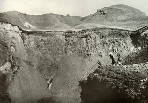 फ़ूजी-सैन का पवित्र गड्ढा, 1910। द्वारा हर्बर्ट पोंटिंग
