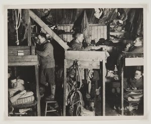 टेरा नोवा अभियान (1910-13) के दौरान दक्षिणी ध्रुव (ब्रोमाइड प्रिंट) के दौरान के मामले द्वारा हर्बर्ट पोंटिंग