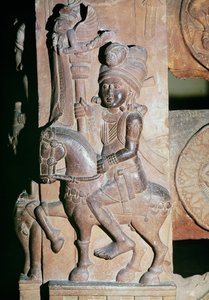 एक घुड़सवार, भरहुत, मध्य प्रदेश, स्वर्गीय मौर्य काल, सुंग वंश (180-72 ईसा पूर्व) से एक बौद्ध स्तूप के द्वार का विस्तार