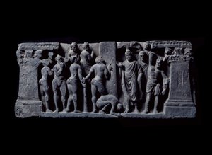 गांधार की कला (या ग्रीको-बौद्ध धर्म): "" देवदत्त तीरंदाजों ने गौतम पर हमला किया"" (देवता के धनुर्धारियों ने गौतम बुद्ध पर हमला किया) गांधार स्कूल की राहत - दूसरी से चौथी शताब्दी - भारतीय संग्रहालय, कलकत्ता भारत द्वारा इंडियन स्कूल